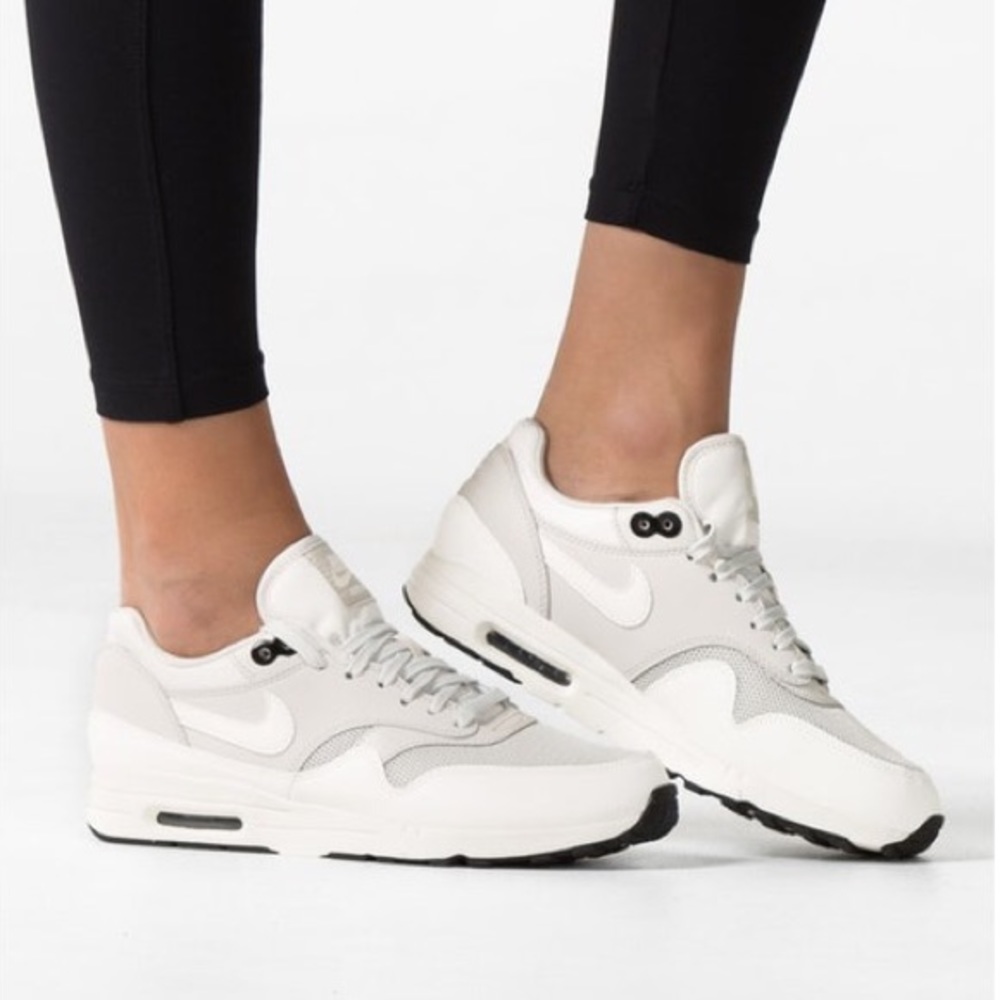 Nike Air Max 1 Ultra 2.0 Light Bone - Picture 2 of 7